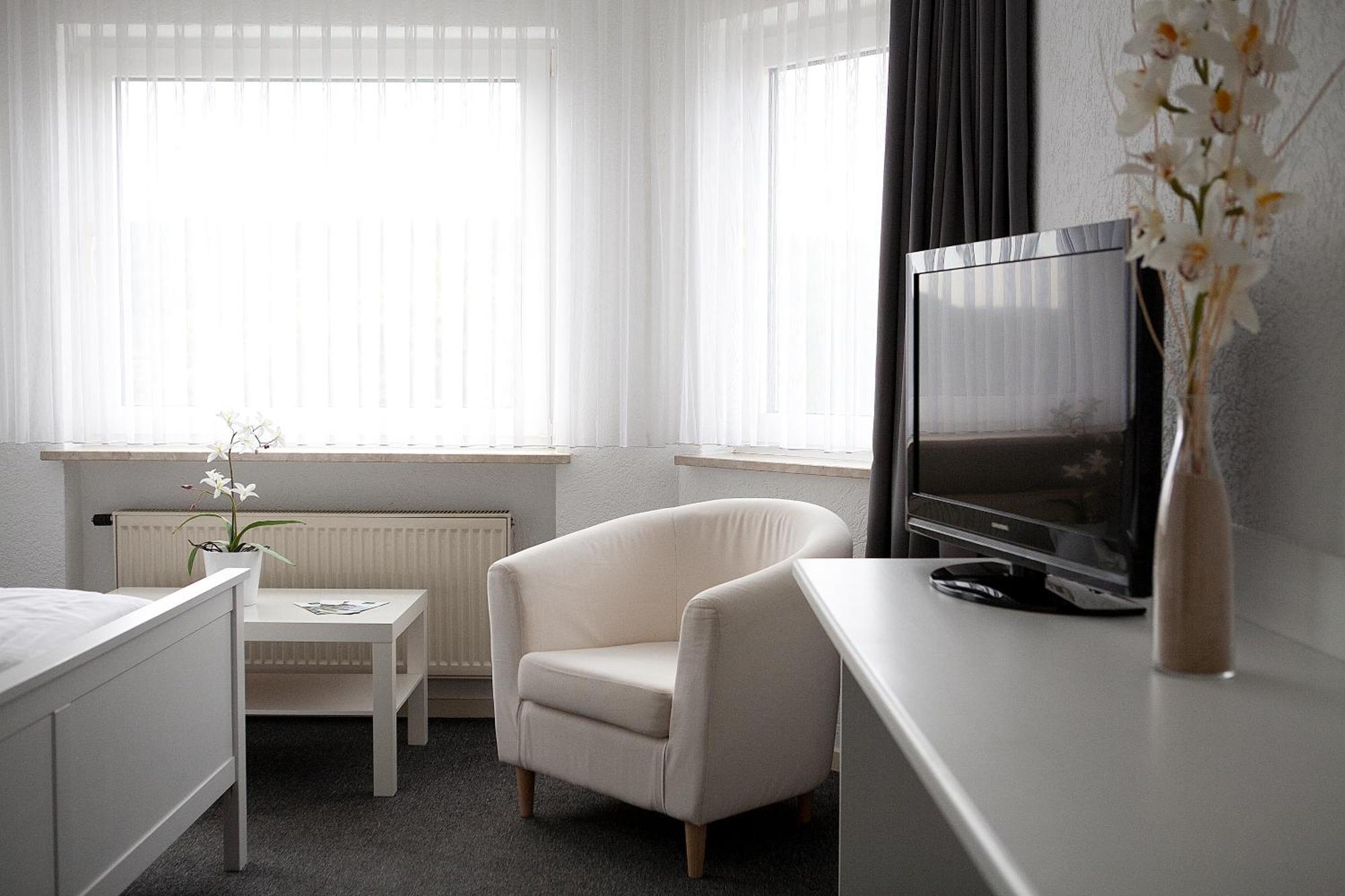 Hotel Asslar Экстерьер фото